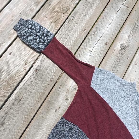 Colorblock top - Picture 3 of 6